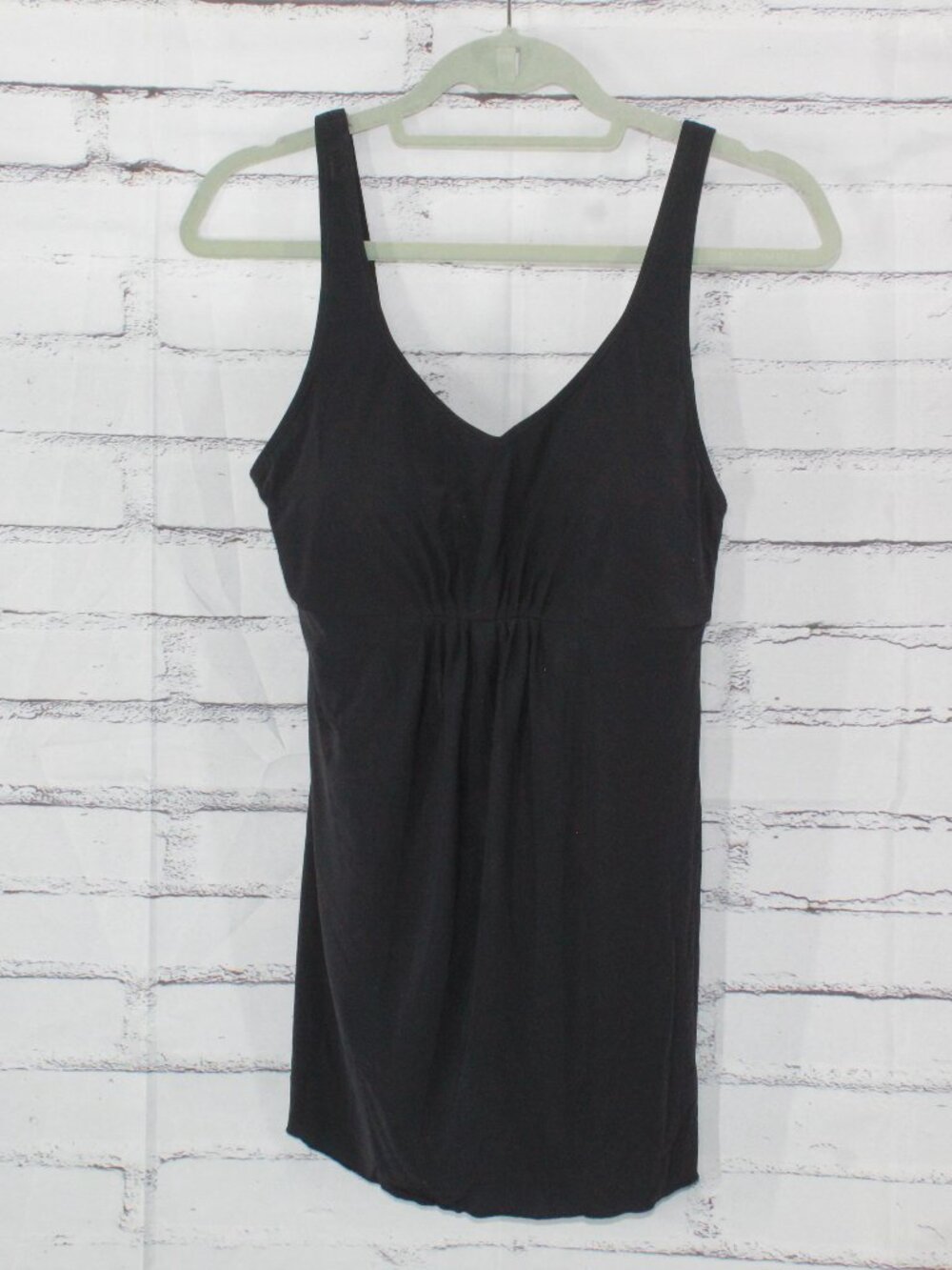 LL Bean Shaping Swimwear UPF 50+ Soft Drape Tankini Top Black Beach Pool 10 Reg